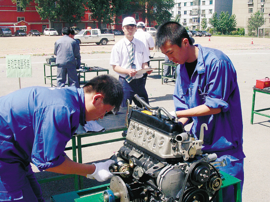 我以前读了初二就直接去读职高,读了两年职高